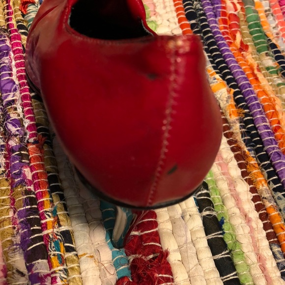 N.Y.L.A. Red heals. - Picture 3 of 7